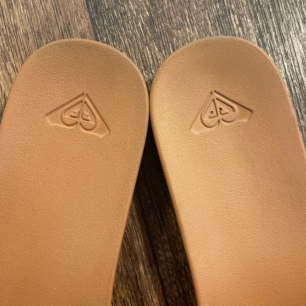 •Pink Woven Roxy Sandals/Slides• - Picture 4 of 5